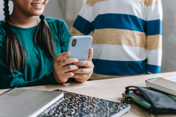 𝗔𝗹𝘁𝗲𝗿𝗻𝗮𝘁𝗶𝘃𝗲 𝗔𝗿𝗿𝗮𝗻𝗴𝗲𝗺𝗲𝗻𝘁𝘀 𝘁𝗼 𝗥𝗲𝗽𝗹𝗮𝗰𝗲 𝗦𝗺𝗮𝗿𝘁𝗽𝗵𝗼𝗻𝗲𝘀